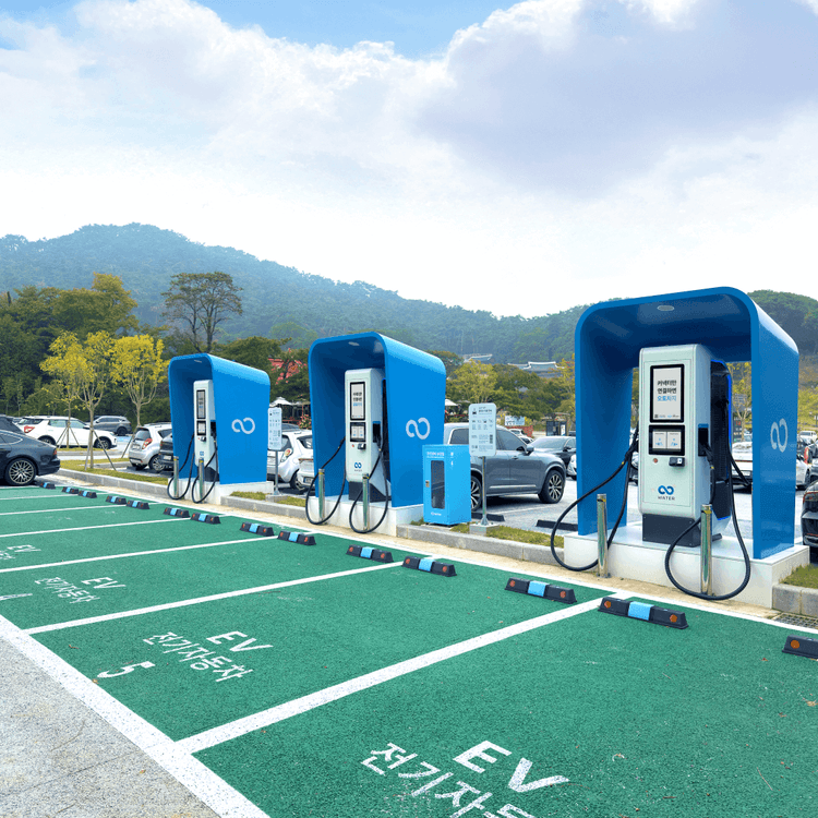 Charging station image for [오픈] 가을 남한산성, 워터와 함께 🍂 충전까지 완벽하게!